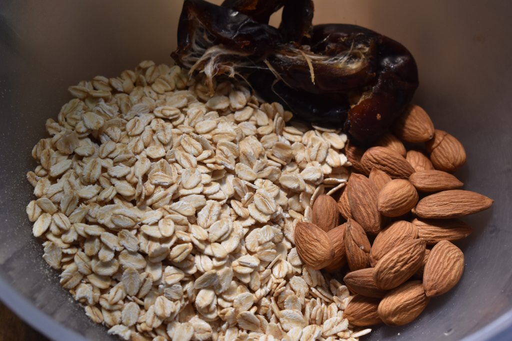 Easy Homemade Oats Almond Milk | Parveen's Kitchen